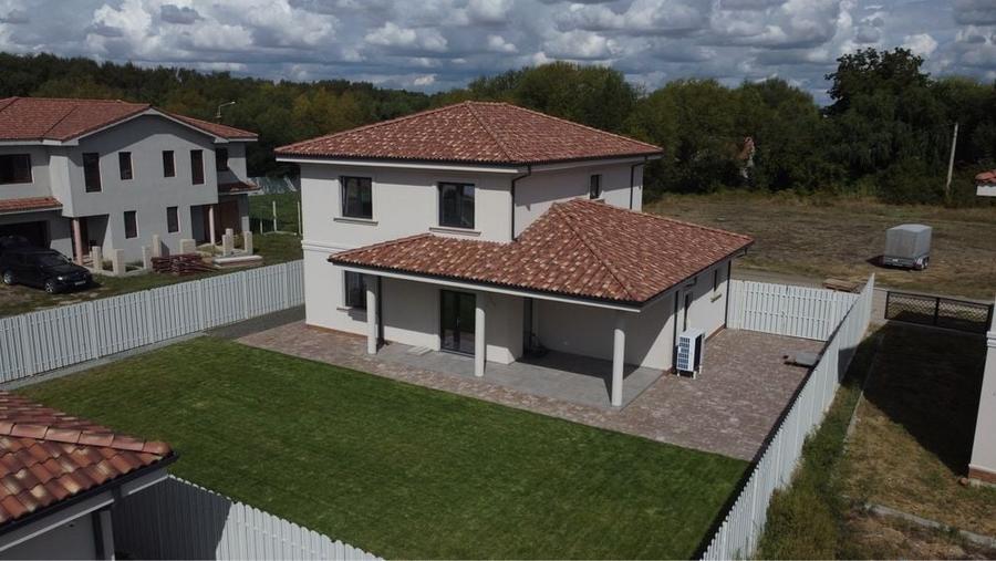 Casă cu 4 camere în Central