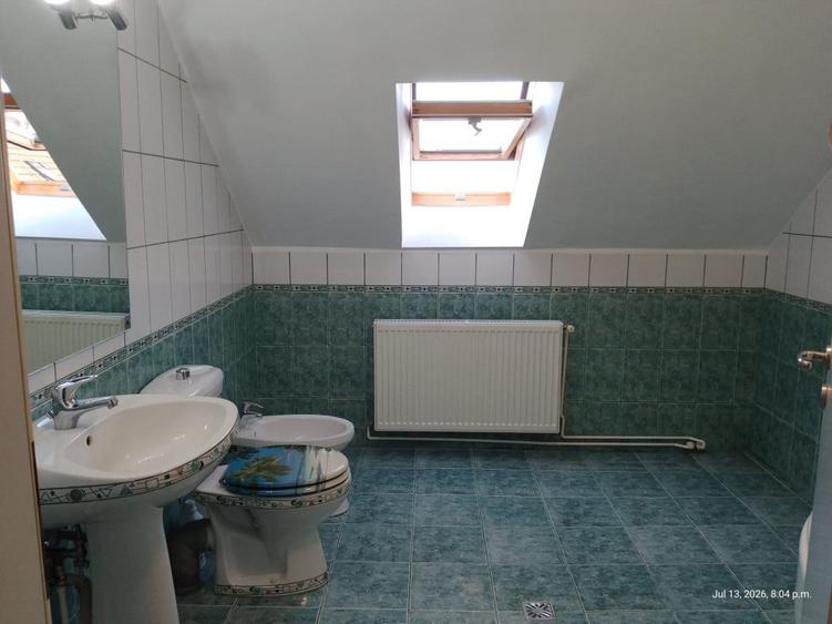 Apartament cu 3 camere decomandat în Valea Aurie