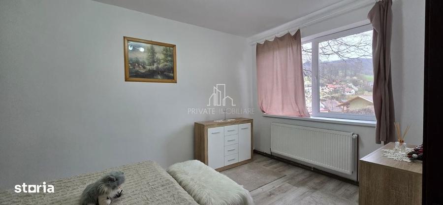 Casă cu 2 camere decomandat în Angofa