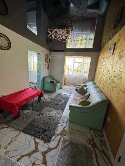 Apartament cu 4 camere semidecomandat în Hipodrom