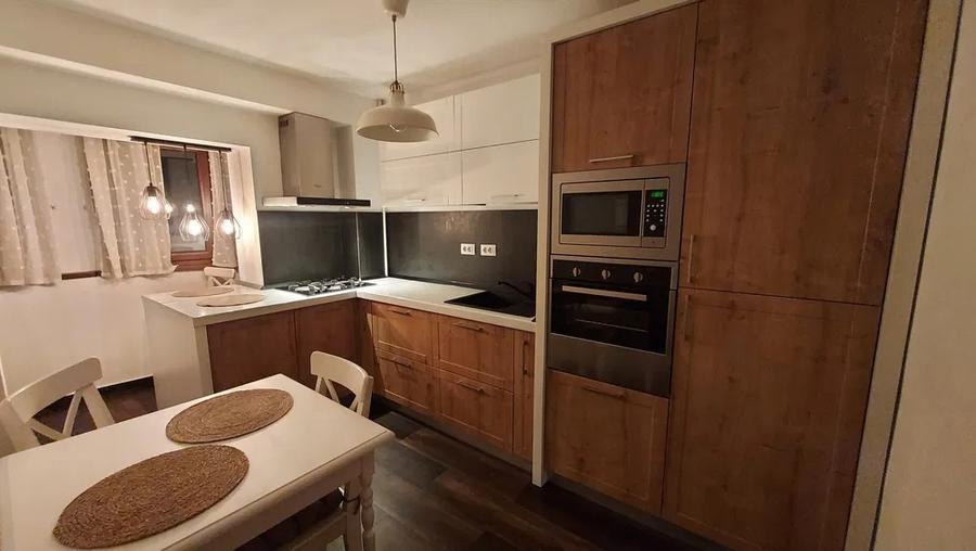 Apartament cu 3 camere decomandat, mobilat în Unirii