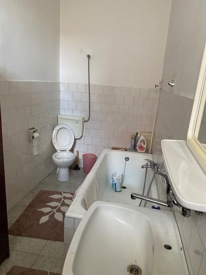 Casă cu 3 camere în Central