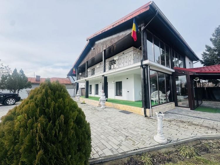 Casă individuală cu 7 camere cu Canalizare în Central