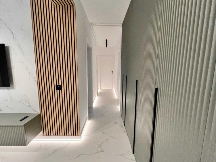Apartament cu 3 camere decomandat în Exterior Vest