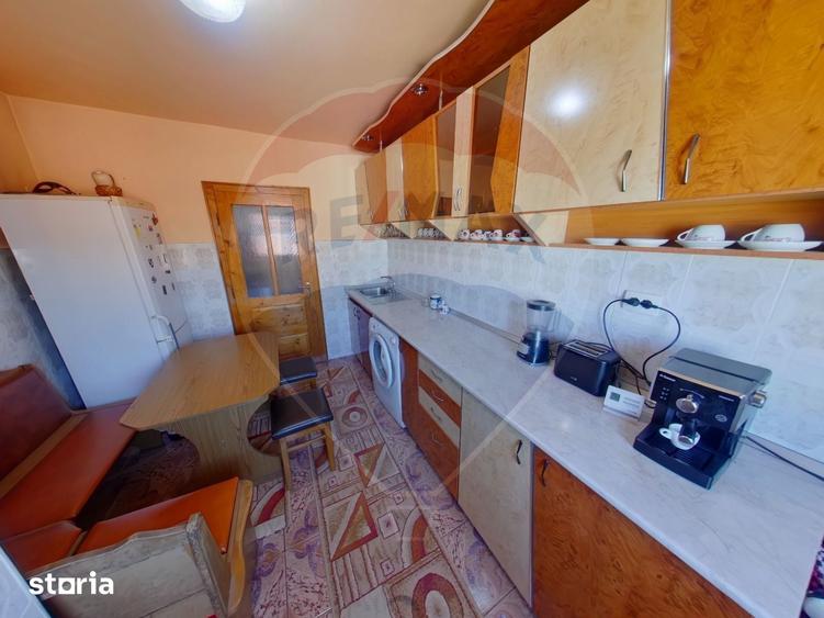 Apartament cu 3 camere, mobilat în Central