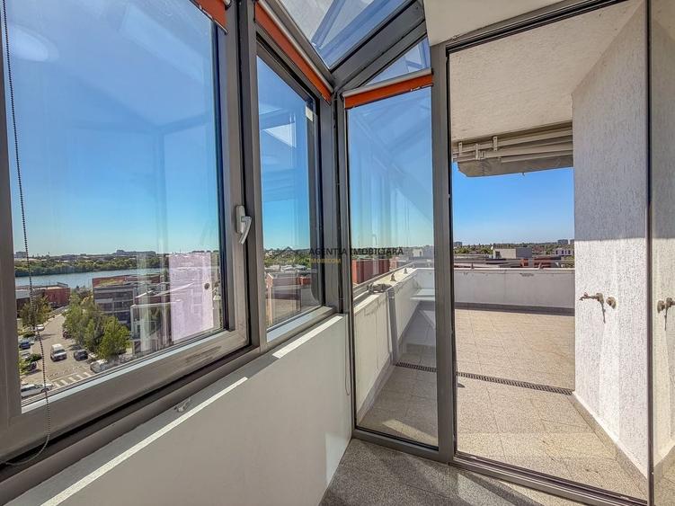 Apartament cu 3 camere decomandat, mobilat în Băneasa