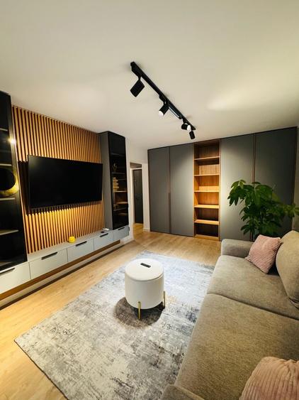 Apartament cu 3 camere decomandat, mobilat în Nerva Traian