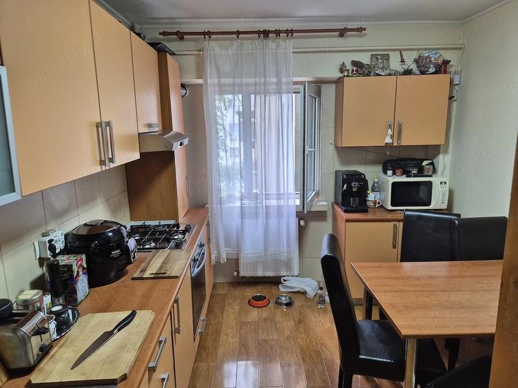 Apartament cu 3 camere decomandat în Central