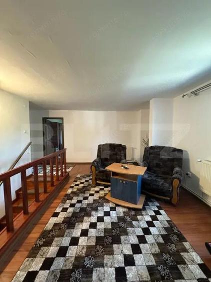 Casă cu 6 camere cu Teren 1000 Mp în Hunedoara