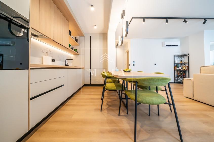 Apartament cu 4 camere decomandat în Mihai Viteazul