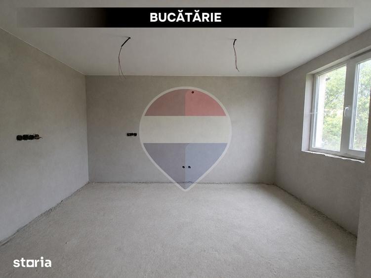 Casă cu 5 camere cu Teren 1850 Mp în Cernești