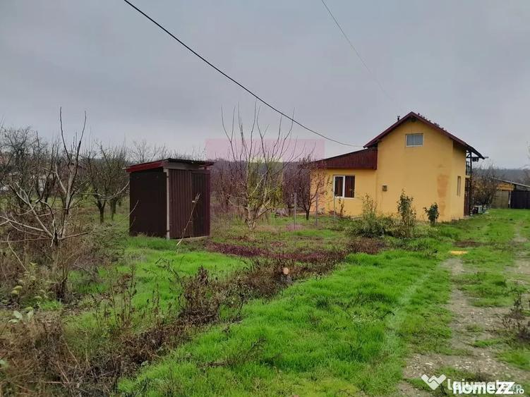 Casă cu 3 camere cu Teren 15000 Mp în Bărcănești