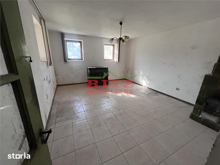 Casă cu 5 camere cu Teren 1623 Mp în Central
