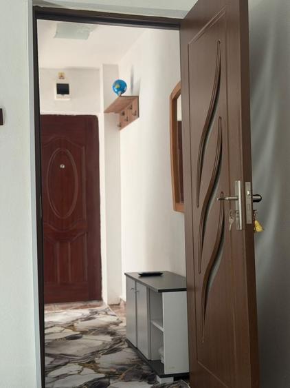 Apartament cu 2 camere semidecomandat în Teilor