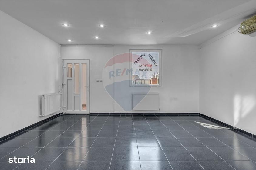 Casă cu 8 camere cu Teren 777 Mp în Ultracentral