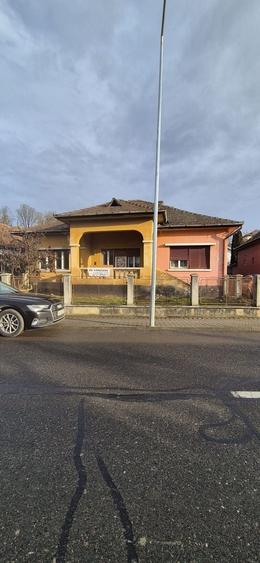 Duplex cu 3 camere cu Canalizare în Central