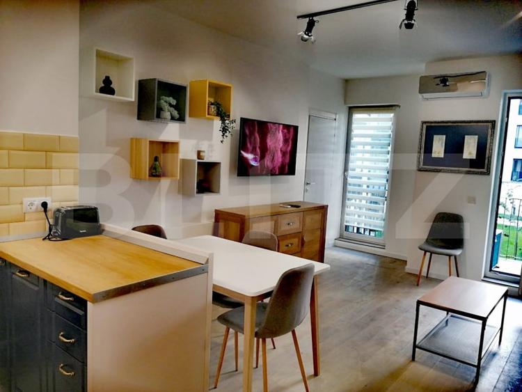 Apartament cu 2 camere semidecomandat, mobilat în Mărăști