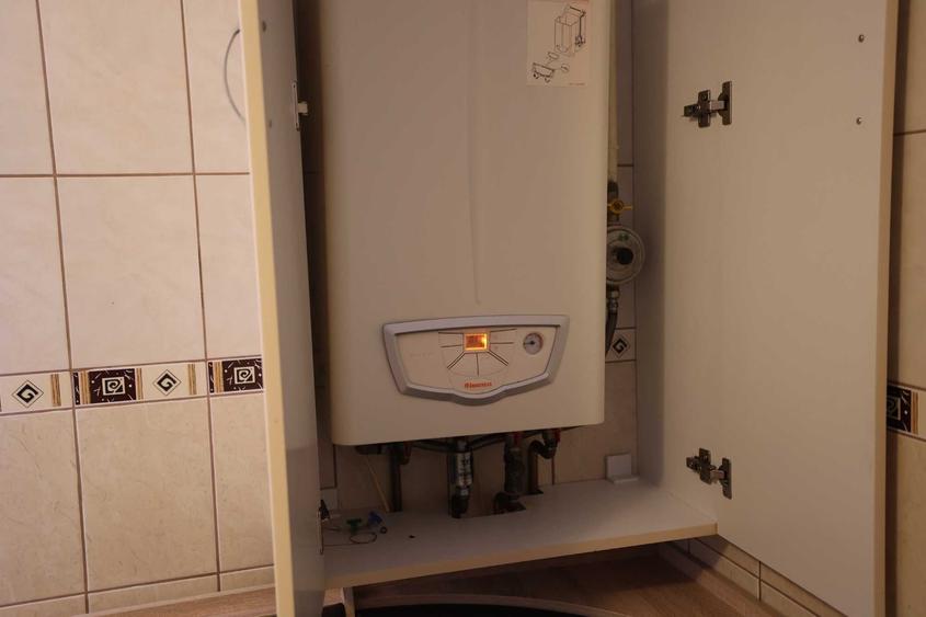 Apartament cu 2 camere nedecomandat în Podu Roș