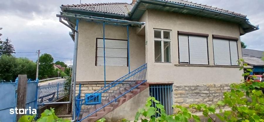 Casă cu 4 camere cu Teren 1315 Mp în Mănăstireni