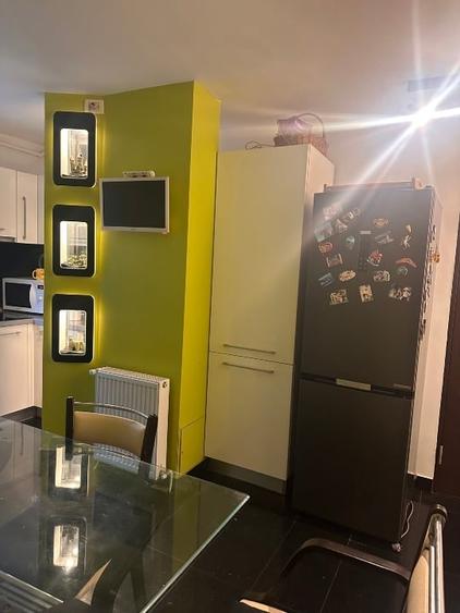 Apartament cu 3 camere decomandat, mobilat în Lunei