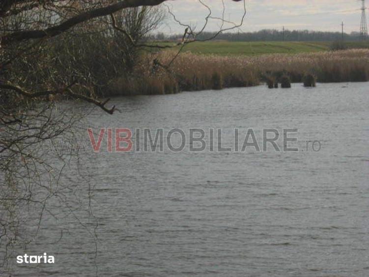 Teren de 61830 mp, în Belciugatele