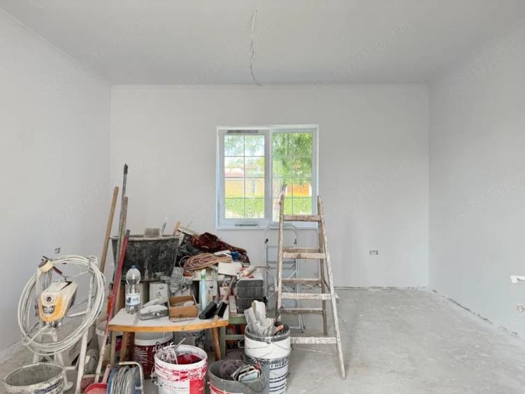 Casă cu 3 camere cu Teren 1500 Mp în Iosia
