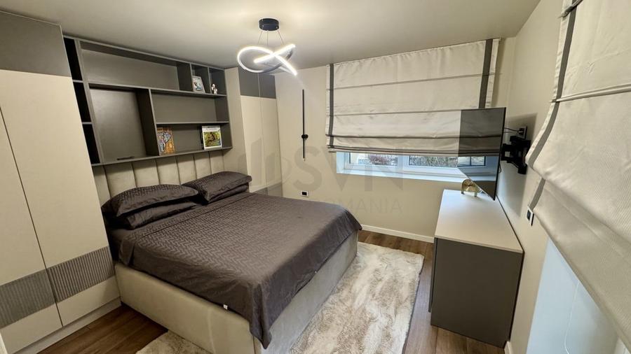Casă individuală cu 10 camere cu Piscina în Cornu