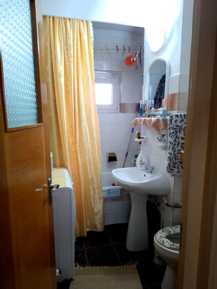 Apartament cu 2 camere decomandat în Prundu