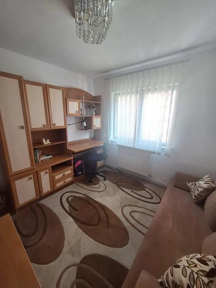Apartament 4 camere, decomandat, et.1 4, Spl.Campionilor - Lugoj, locatie centrala, linistita - 6