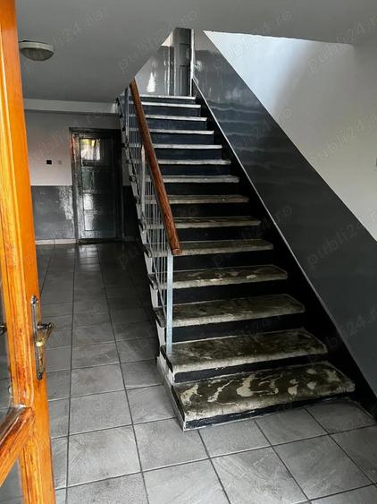 Casă cu 5 camere cu Teren 1674 Mp în Stupini
