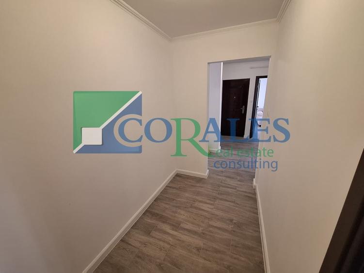 Apartament cu 3 camere decomandat în Lipovei