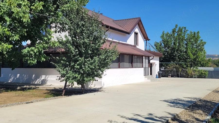 Casă cu 1 camere cu Teren 10000 Mp în Călimănești