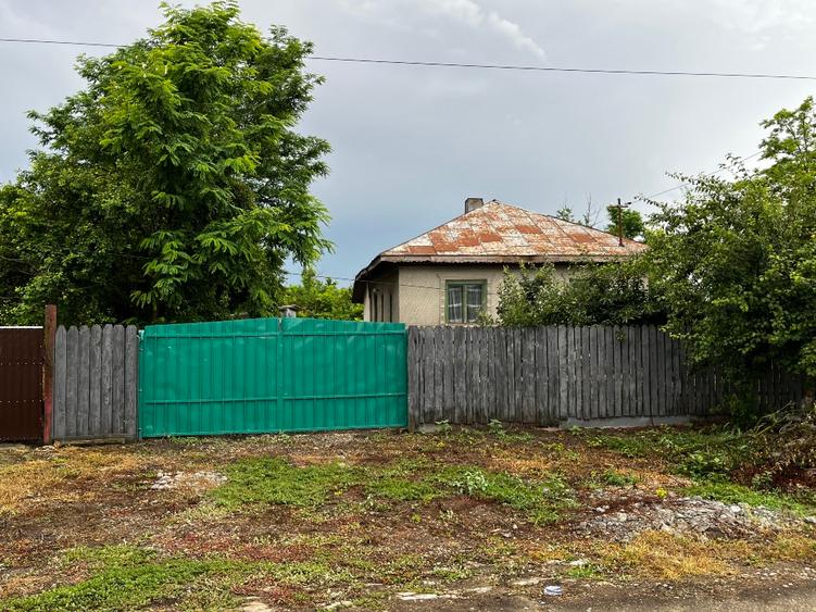 Casă cu 3 camere cu Teren 1700 Mp în Sălcioara