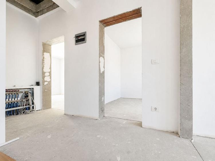 Duplex cu 5 camere cu Canalizare în Dumbrăvița