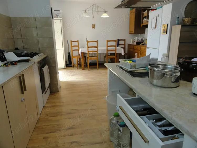 Casă cu 5 camere cu Teren 500 Mp în Central