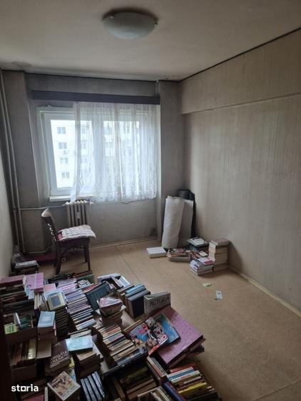 Apartament cu 4 camere decomandat în Drumul Taberei