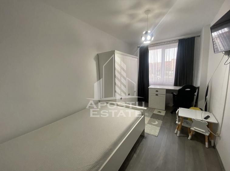 Apartament cu 3 camere decomandat, mobilat în Torontalului