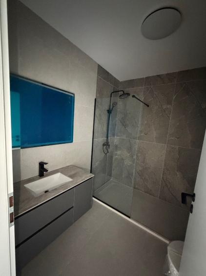 Apartament cu 2 camere decomandat în Florești