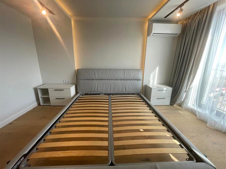 Apartament cu 3 camere semidecomandat, mobilat în Bună Ziua