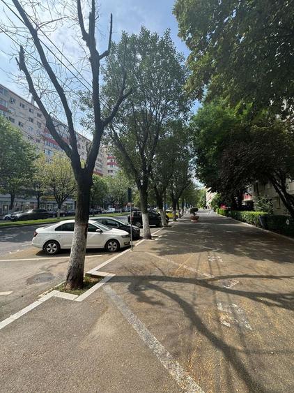 Apartament cu 2 camere semidecomandat, mobilat în Alexandru Obregia