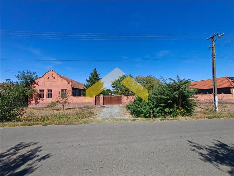 Casă individuală cu 3 camere cu Canalizare în Felnac