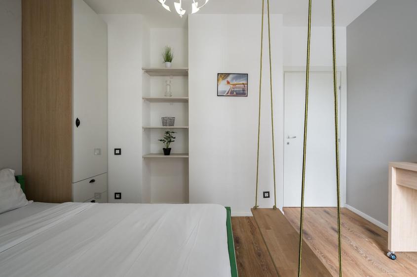 Apartament cu 3 camere semidecomandat, mobilat în Sisești