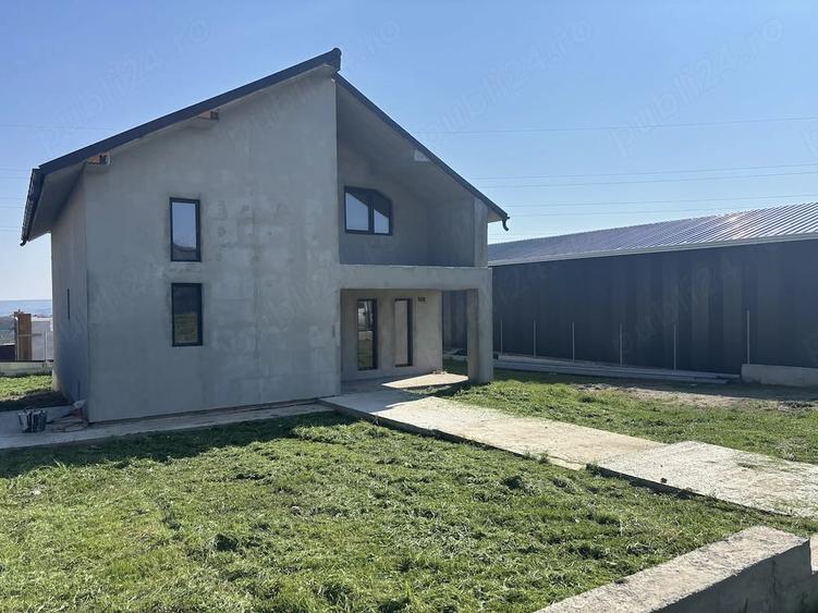 Casă cu 4 camere cu Teren 520 Mp în Central