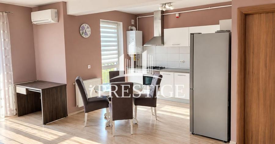 Apartament cu 3 camere decomandat, mobilat în Turnișor