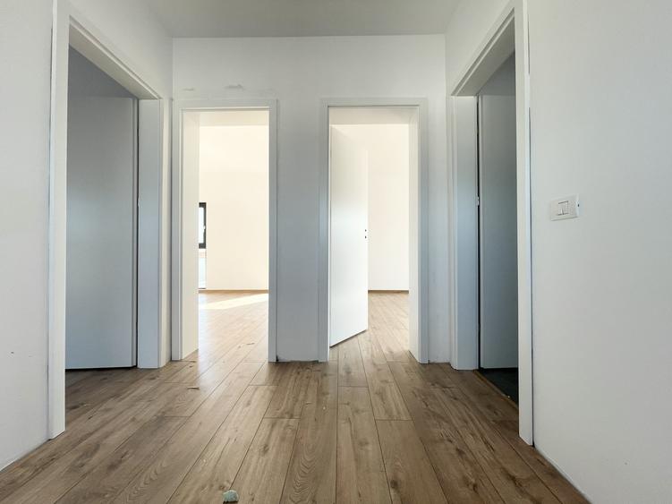 Duplex cu 5 camere cu Canalizare în Moșnița Nouă