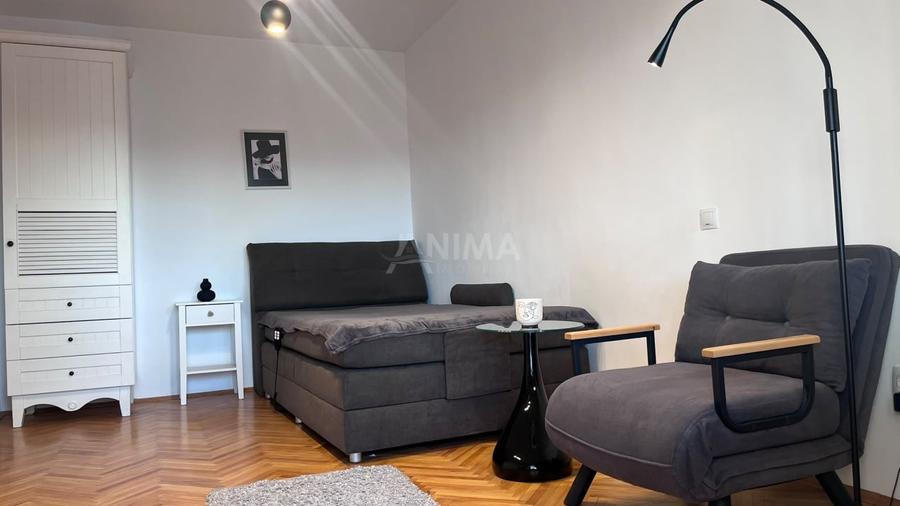 Apartament cu 3 camere decomandat, mobilat în Central