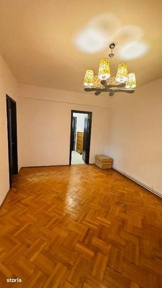 Apartament cu 3 camere decomandat în Cișmigiu