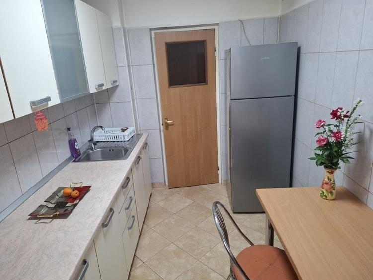 Apartament cu 2 camere decomandat în Teiul Doamnei