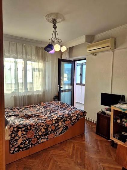 Apartament cu 3 camere decomandat în Păcurari