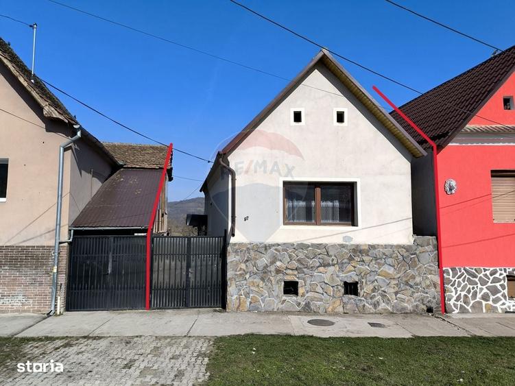 Casă cu 2 camere cu Teren 913 Mp în Central
